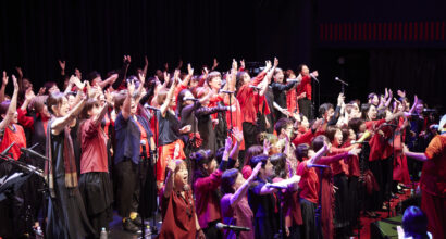 ビルボードライブ東京で開催されたソウルバードミュージックスクール・ゴスペルコース初級ジョイフルクラス・中級パフォーマンスクラス生のコンサート出演風景