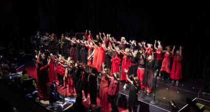 ビルボードライブ東京で開催されたソウルバードミュージックスクール・ゴスペルコース上級マスタークラス・ソウルバードクラス生のコンサート出演風景